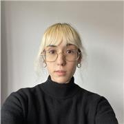 Profesora de ESO e infantil apta para impartir cualquier tipo de materia. Destacando el inglés y el castellano o gallego